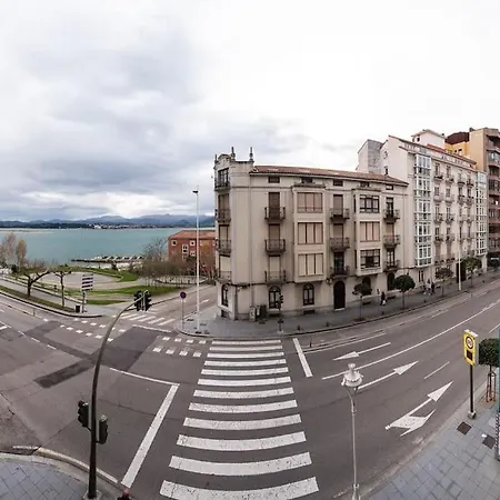 A 10 Mn De Playas, Avenida Principal De